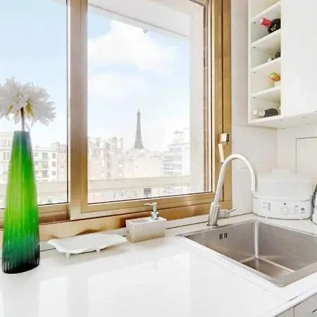 Elegant -1br-2p- Tour-eiffel